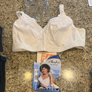 Playtex White Lace Full Coverage Support Bra